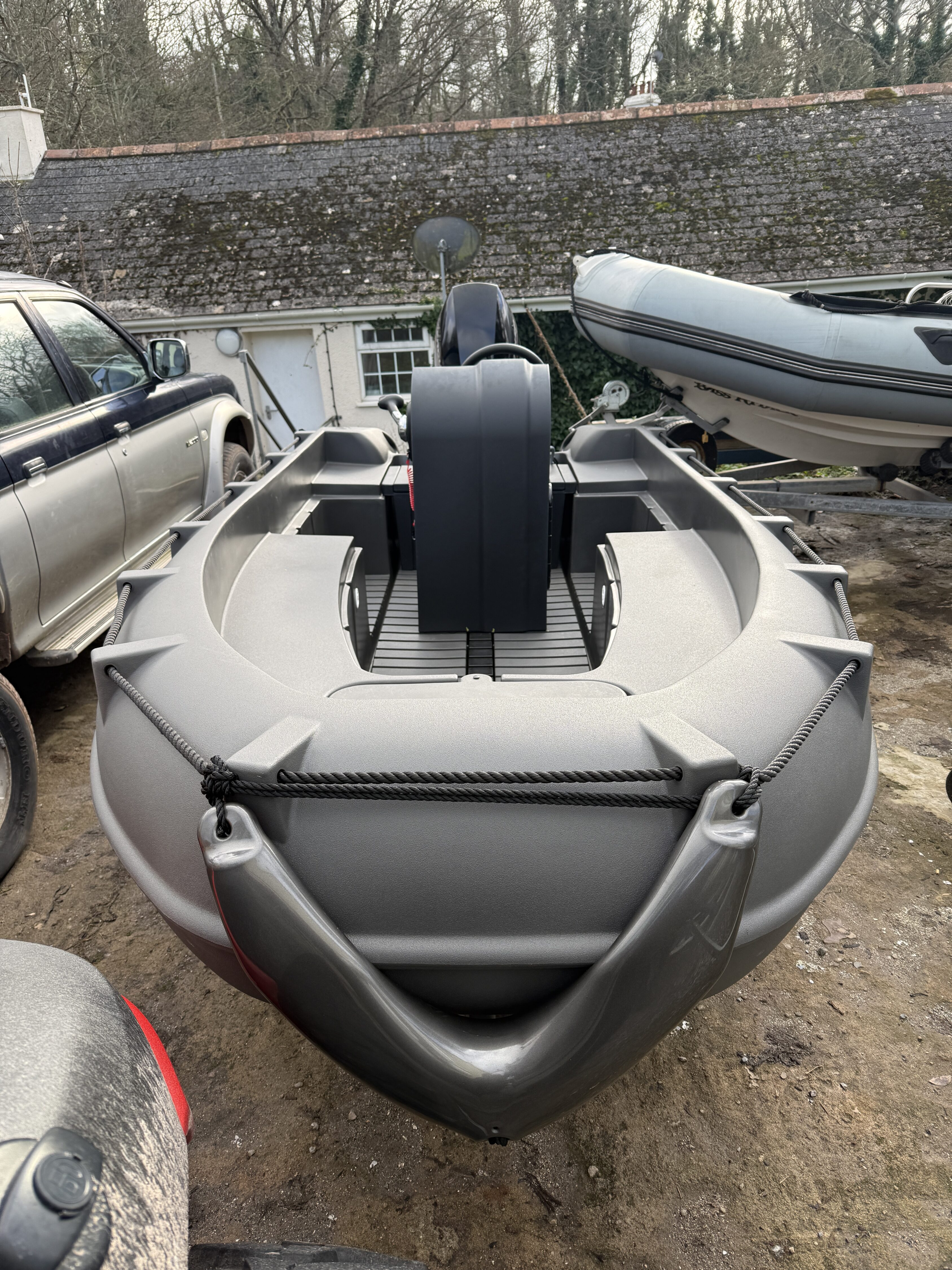 WHALY 380 WITH MERCURY 30HP AND CENTRE CONSOLE WHALY 380 WITH MERCURY 30HP AND CENTRE CONSOLE